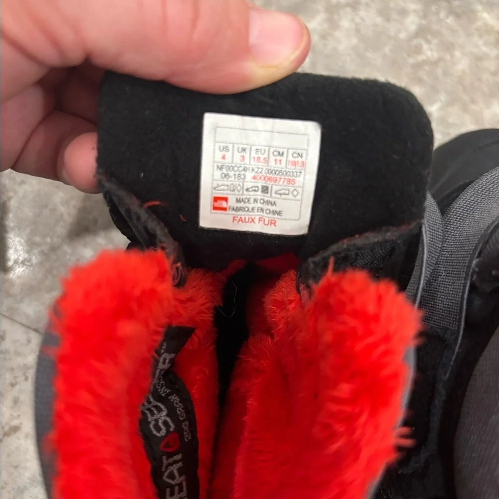 Toddler Alpenglow II Boots Size 4 Black, Grey & Red Faux Lining